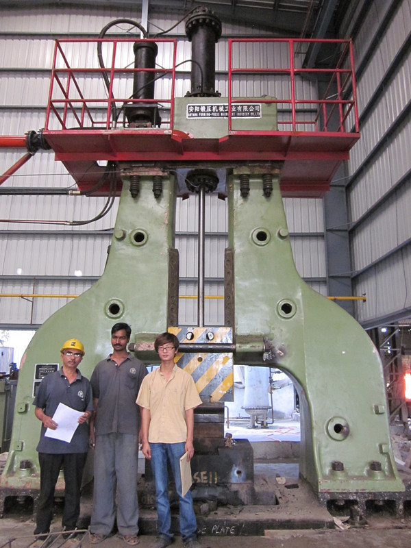 2噸雙臂拱式液氣自由鍛電液錘在印度